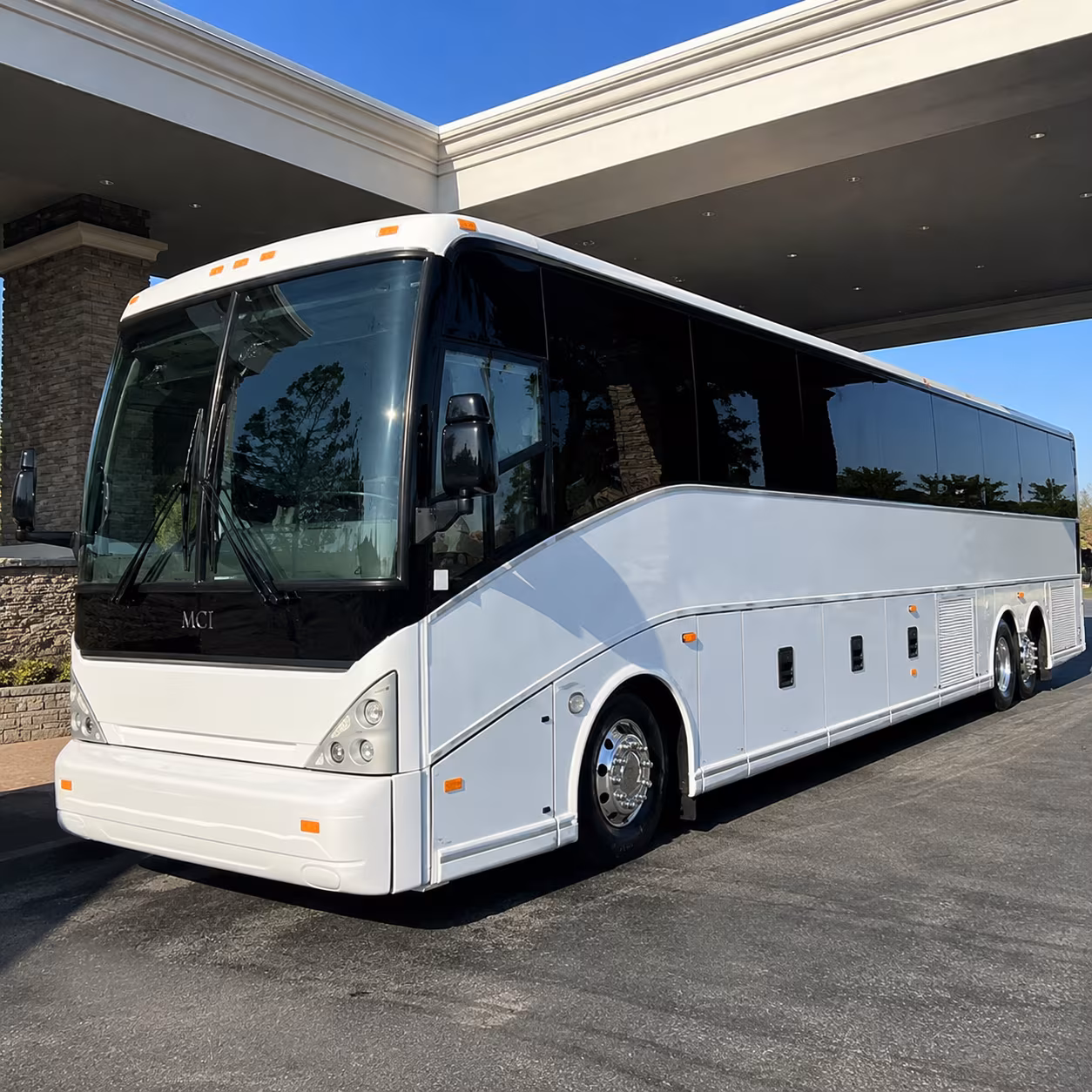 hotel and resort shuttle buses from bismarck airport